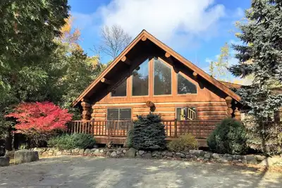 Image de Détendez-vous dans notre maison de journal nostalgique (3br / 2ba)