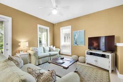 Image de Bienvenue sur le Beachcomber! Belle maison dans Cottage Retreat - à quelques pas de la plage!