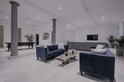 Image de 21 chambres, 2 piscines de la vieille ville fête événement conviviale