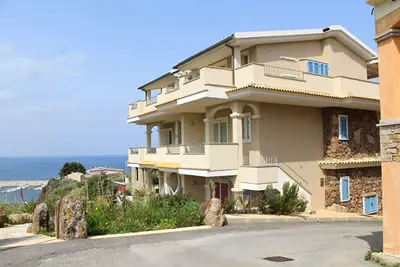 Image de Appartement de luxe avec vue imprenable sur la mer et proche de la mer et des commerces, Wi-Fi, clima