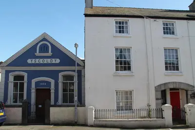Image de Belle maison de ville classée dans la belle ville balnéaire de Beaumaris