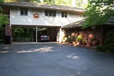 Image de Waterfront Oasis sur 10 acres privées