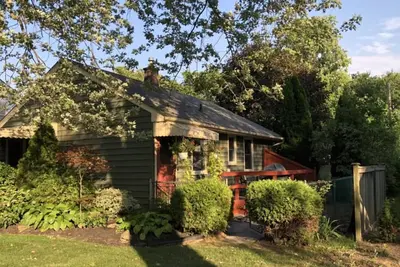 Image de À deux pas de Queen Street et du parc, 2 chambres, 1 salle de bain