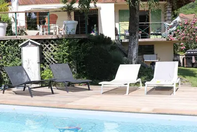 Image de Chalet +piscine chauffée +Spa+Sauna à 5 min à pied du village de Menthon et lac