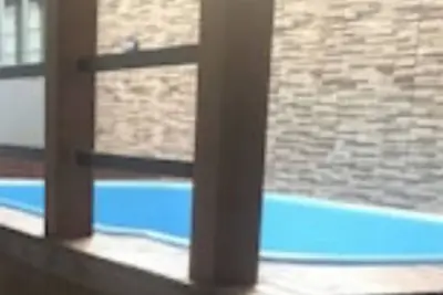 Image de Son / 17 Personnes / 5 Chambres / 4 Vacants / Air / Piscine / Salle De Bains / 2 Cuisine / 2 Chambres