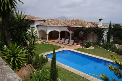 Image de Villa Luxueuse Avec Vue Sur Mer Situee Au Tosalet