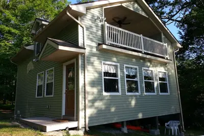 Billings Lake Waterfront Cottage