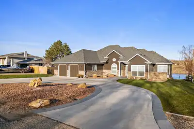 Image de Escapade à couper le souffle sur la rivière Snake dans la région viticole Sunnyslope!