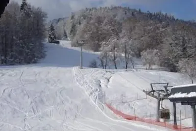 Image de Studio avec balcon donnant sur la télécabine, Ski back 2 le complexe
