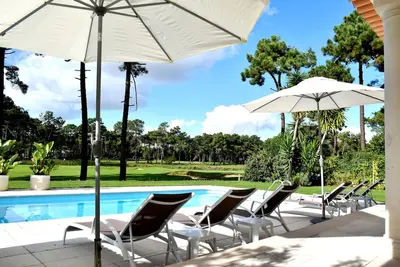 Image de Fabuleuse villa de luxe avec vue imprenable sur le fairway et le lac