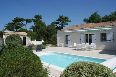 Image de Jolie Villa avec piscine chauffée, en lisière de forêt, proche plage