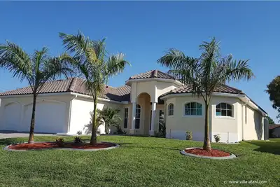 Image de Villa Alani - construction neuve 03 / 2017-- Luxueuse villa de rêve au sud orientée directement sur le canal