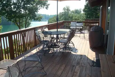 Image de Cottage Waterfront abordable près de la base de Smith Mountain, Great Views