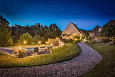 Image de Manoir de luxe au avec piscine chauffée et entièrement climatisé.