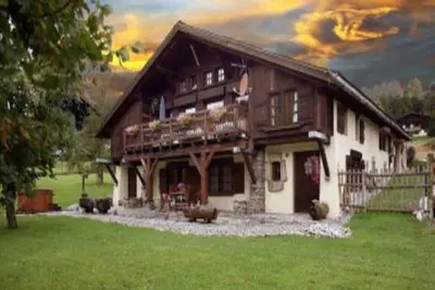 Image de Large, renovated mountain farm