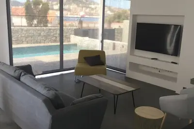 Image de Villa d'exception face à la mer, à l'entrée d'Ajaccio - Plage à 100 mètres