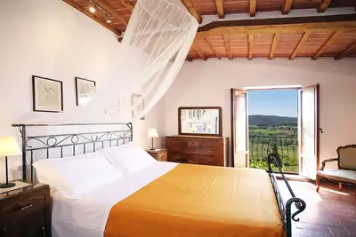 Image de En plein centre de Montepulciano. Appartements dans l'ancien palais avec vue et jardin