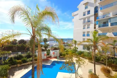 Bel appartement avec vue mer et climatisation, Près de la plage, des restaurants et du port