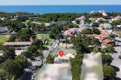 Image de Spacious villa - 221 sqm - private pool - 5 minutes' walk to the beach - Wlan