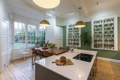 Image de Bâtiment historique du 17ème siècle avec vue campagne et mer