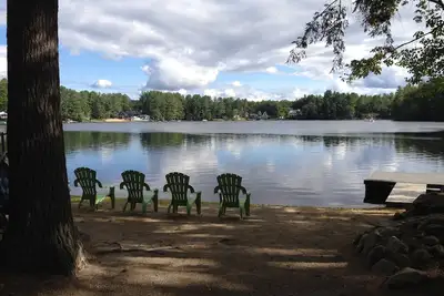 Image de Spacieux chalet d'été au bord de l'eau au bord de l'eau