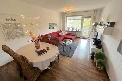 Image de Chic 75m² 3-room apart. with balcony, view of the countryside, bus + train