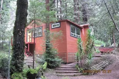 Image de Escapade en cabine, entouré de forêt, relaxant, Ca Occidental