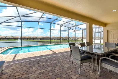 Image de Waterfront Luxury, Villa 8 chambres à 10 minutes de Disney World - à voir absolument