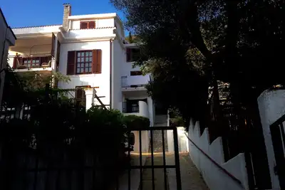 Image de Zazenda House avec vue mer et montagne et jardin spacieux