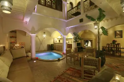 Image de Riad L'Emir Marrakech avec majordome et cuisinière.
