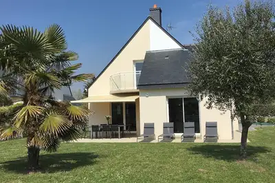 Image de Agréable maison 130m² 4 chambres, jardin, plage à pied, sentier de randonnée