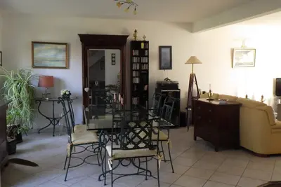 Image de Le Clos des Roses, maison de vacances.