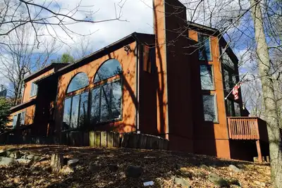 Image de Belle maison à Pocono. C'est là que ton cœur tombe amoureux.