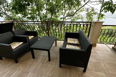 Image de Appartement de deux chambres avec la terrasse et la vue sur le mer Orebic, Peljesac (A-16326-a)