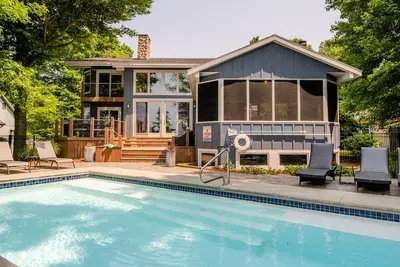 Image de Retraite Spacieuse Lac Michigan Avec Piscine CHAUFFÉE CHAUFFÉE Dormir 14