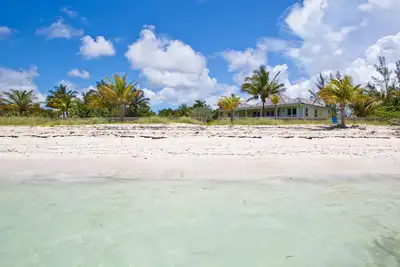 Image de Villa de luxe directement sur la plage!