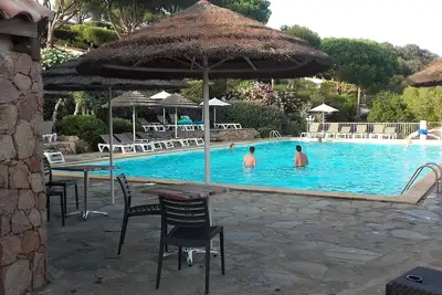 Image de Superbe Vue Mer sur la baie de Santa Giulia ds résidence av. piscine privée
