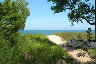 Image de Cool Beach House - nouveau et amélioré - 3bd-2 ba