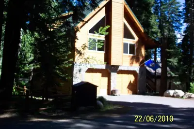 Image de «Eagles Nest» comme un nouvel emplacement au bord du lac! 8 couchages