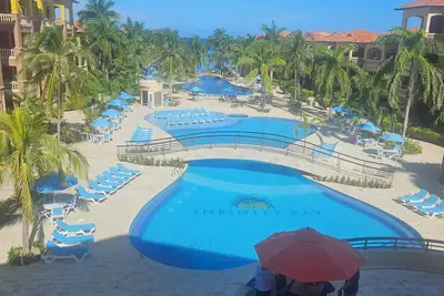 Image de Rez De Chaussee A Infinity Bay, 2 chambres, 2 salles de bain, Condo de luxe