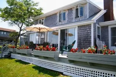 Image de Belle maison en bord de mer avec une vue imprenable 1 500 $ - 3 300 $ par semaine