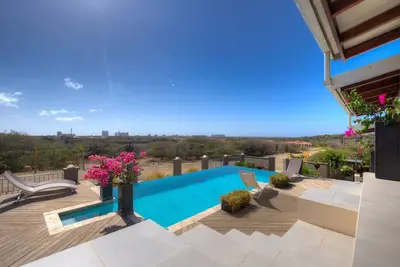 Image de Appartements luxueux très proches des plages avec vue imprenable.