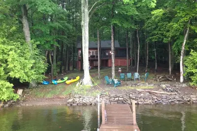 Image de Animaux acceptés Lakefront Cottage dans Lakeland Colony directement sur le lac Wallenpaupack