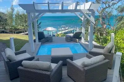 Image de Green Turtle Cay, sur la mer d'Abaco - quai privé, bassin profond / spa, machine à glaçons