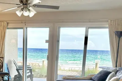 Image de Beachfront, Walkout 5 Yards À ACCÈS Plage, 1er ÉTAGE, RÉCEMMENT RÉNOVÉ