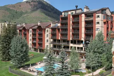 Image de Ski-in / Station de ski-Out à Gondola avec Free Ski Valet, Piscine, Hot Tubs, Restaurant