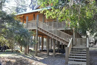 Image de Le plus récent Cottage sur Sapelo. Un trajet panoramique en ferry vous emmène dans un monde différent.
