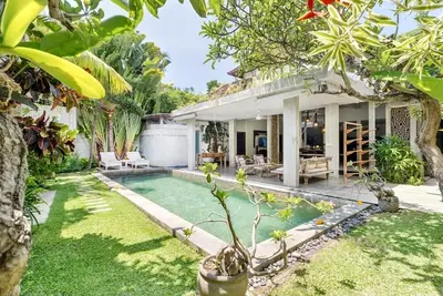 Image de Villa 4br près de la plage à Seminyak