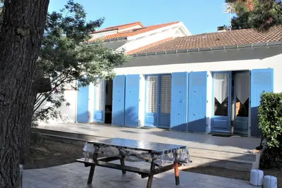 Image de Maison rénovée près de la plage avec jardin, Wi-Fi et 4 chambres