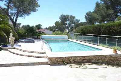 Image de Two-room garden apartment in villa for three people